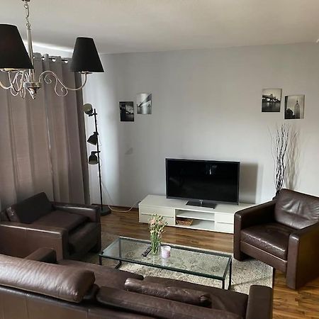 Apartment City Sued- 5 Zimmer_15 Personen _ Komplett_Eingerichtet Hamburg Eksteriør bilde
