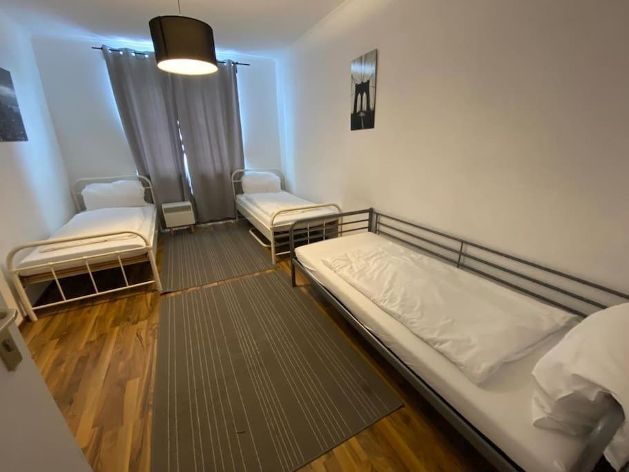 Apartment City Sued- 5 Zimmer_15 Personen _ Komplett_Eingerichtet Hamburg Eksteriør bilde