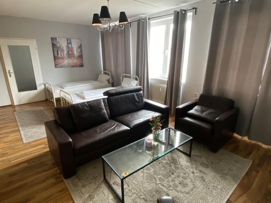 Apartment City Sued- 5 Zimmer_15 Personen _ Komplett_Eingerichtet Hamburg Eksteriør bilde